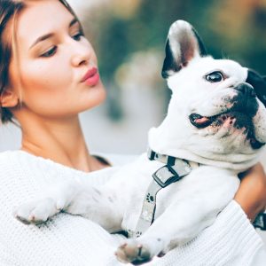 E’ vero che è meglio non abbracciare non baciare il Cane